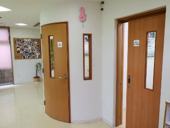 診察室入口